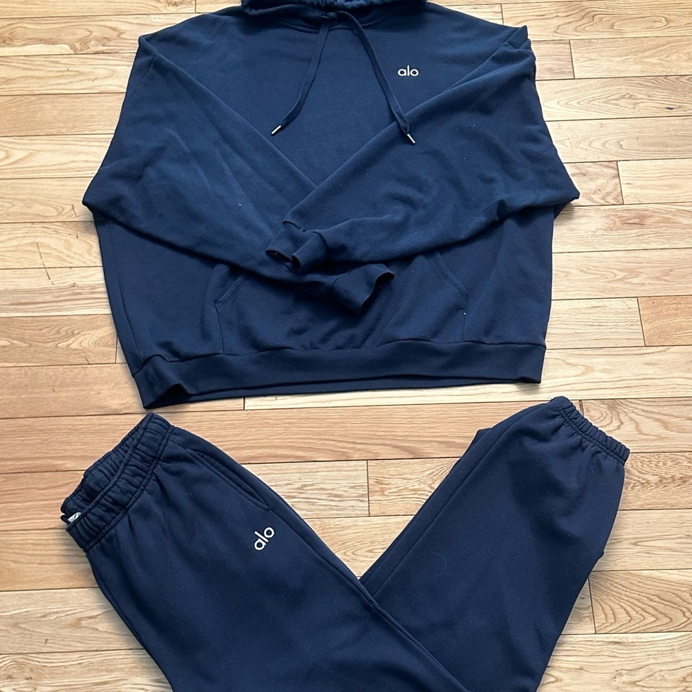 Alo Blue Hoodie and Joggers Set ( SWEATS ARE LARGE RUN OVERSIZED HOODIE IS XXL